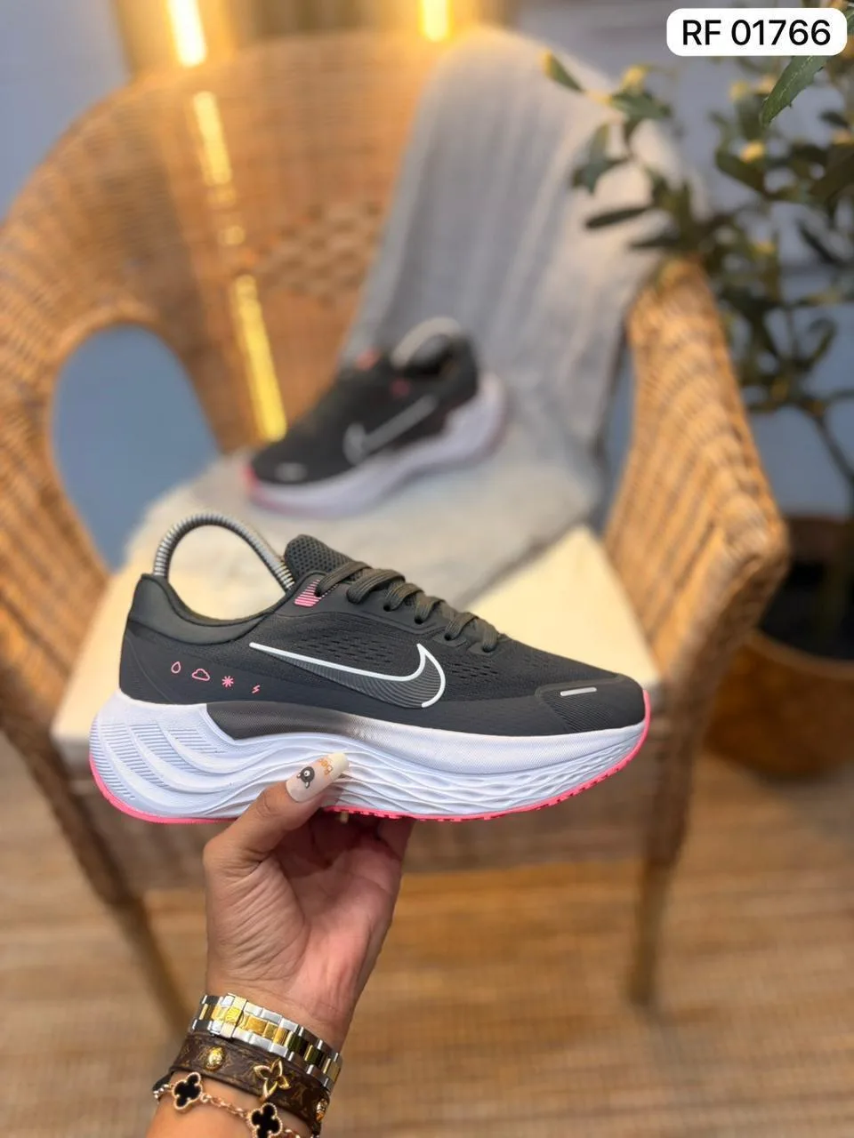 Tenis P0074 Nike deportivos para mujer. imagen 3