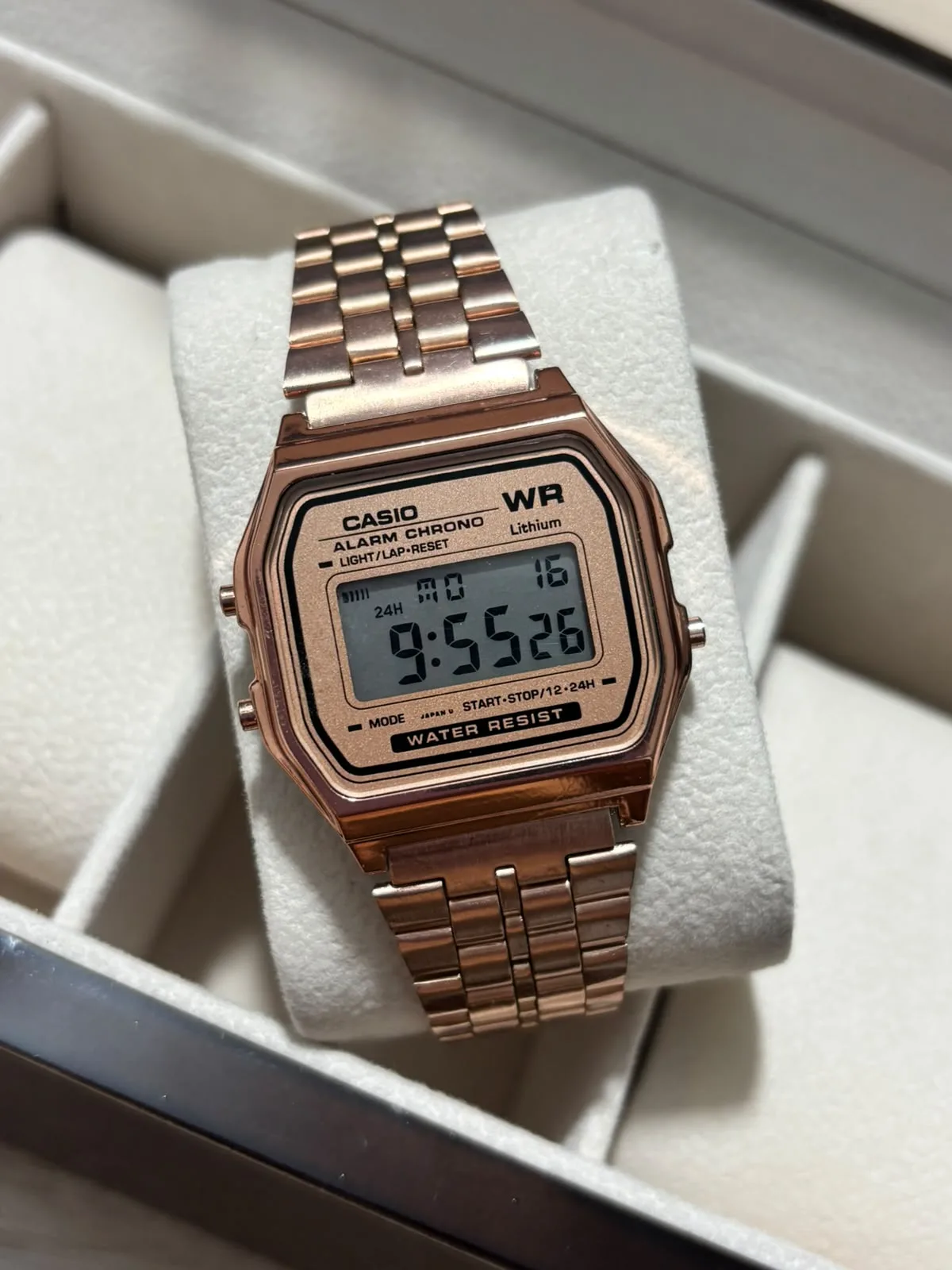 Reloj P0118 Casio digital unisex.