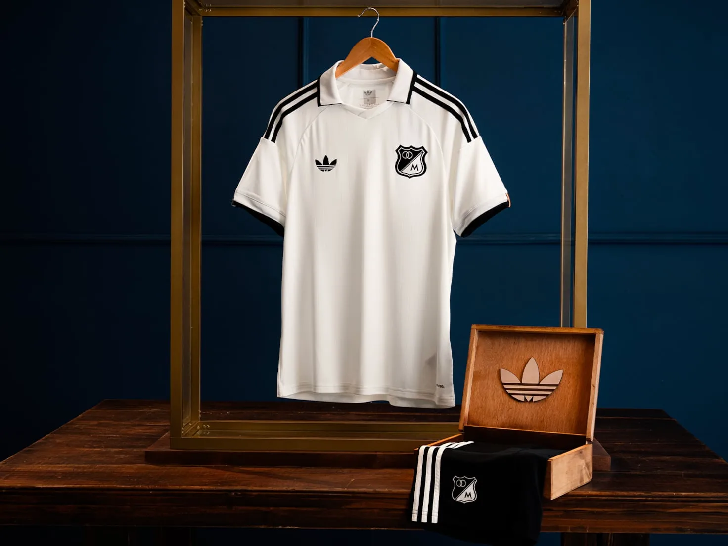 ¡EDICIÓN LIMITADA! 🚨 La camiseta de los 80 años de Millonarios. imagen 1