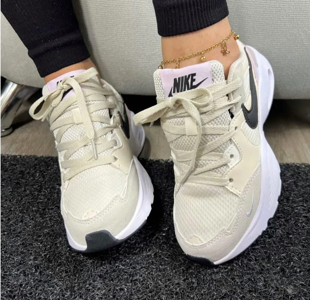 Tenis Nike Válvula Dama Beige Negro