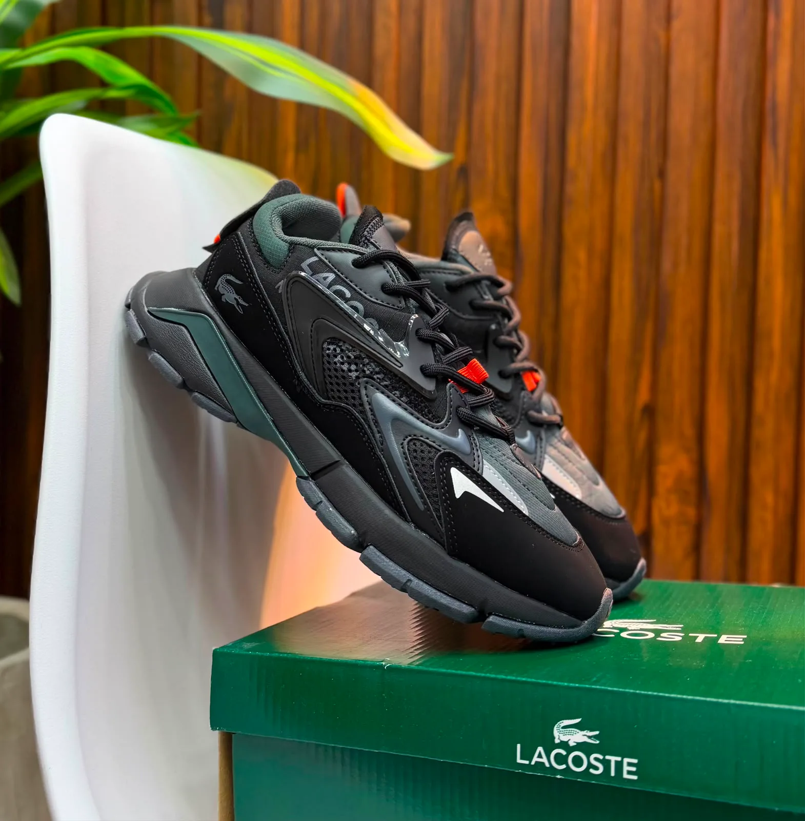 Tenis P0083 Lacoste L003 TECH para hombre.
