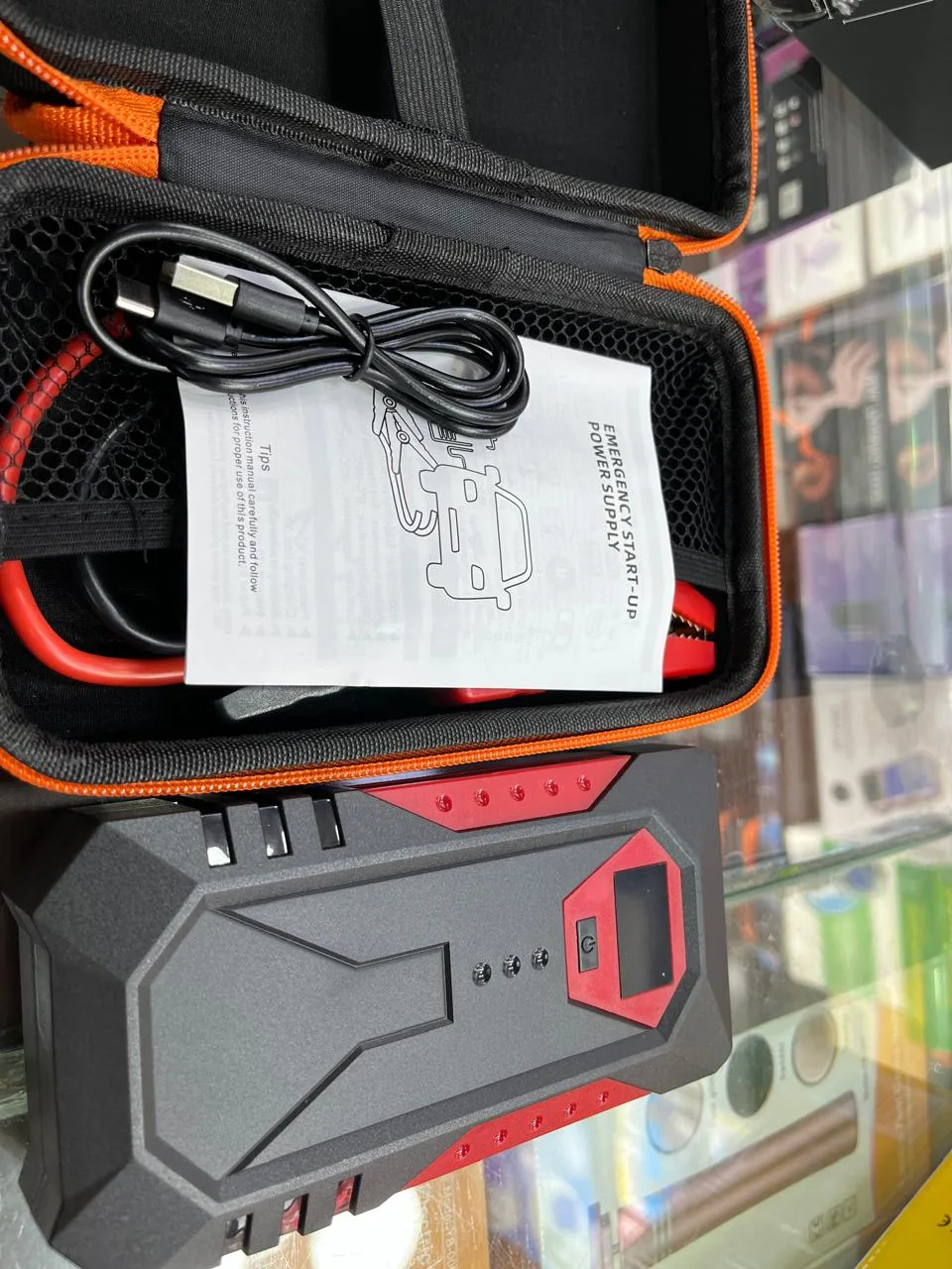 Arrancador de Batería Portátil para Carro | Power Bank y Linterna LED imagen 4