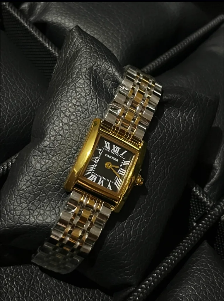 Reloj P0121 Cartier para dama.