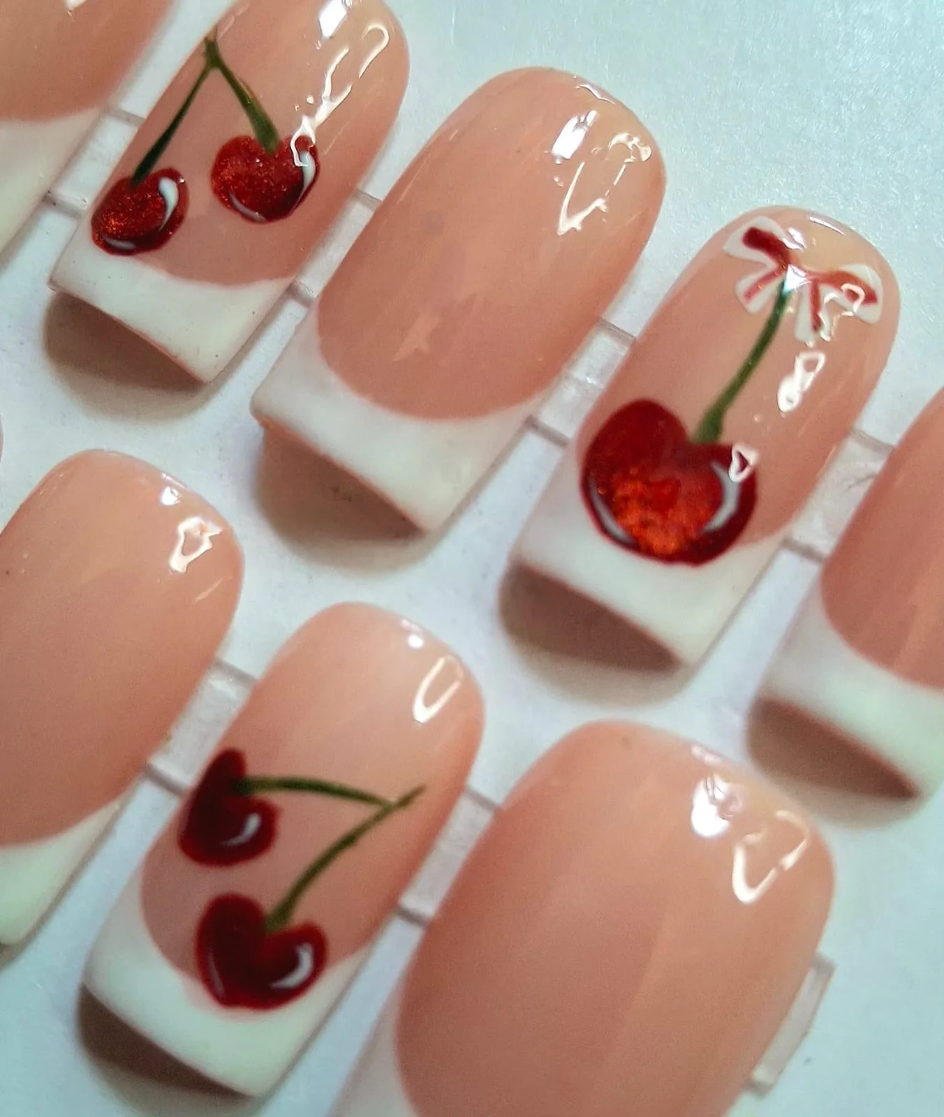 Cherry White imagen 2