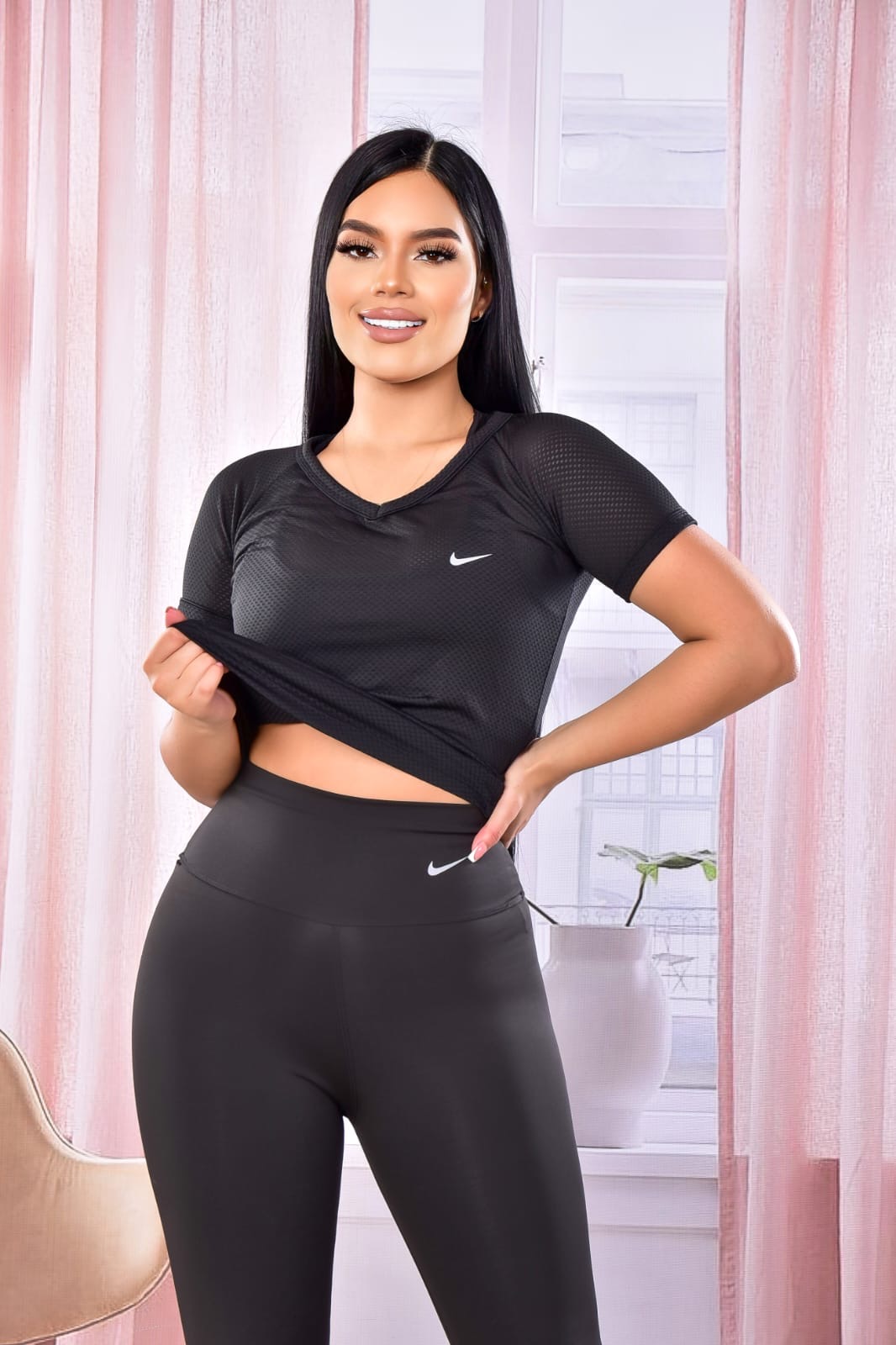 Camisa semiperforada Negra